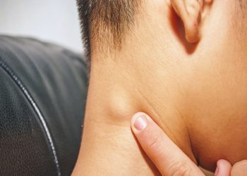 أسباب التهاب الغدد الليمفاوية وأعراضها