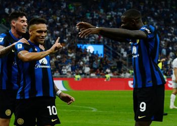 ميلان يواجه فيورنتينا الليلة في الدوري الإيطالي