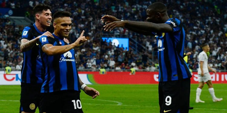 ميلان يواجه فيورنتينا الليلة في الدوري الإيطالي