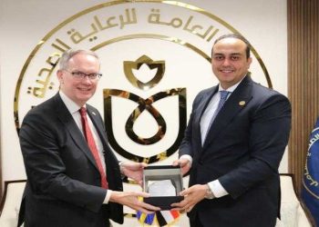 رئيس هيئة الرعاية الصحية يلتقى السفير السويدي وكبرى الشركات السويدية لدى مصر