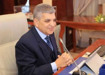 أسامة ربيع: قناة السويس ستظل الخيار الأول لكبرى الخطوط الملاحية