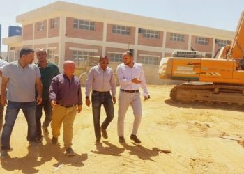 وزير الإسكان يتابع مشروعات مياه الشرب والصرف الصحي والصناعي الجاري تنفيذها بمدينة بدر