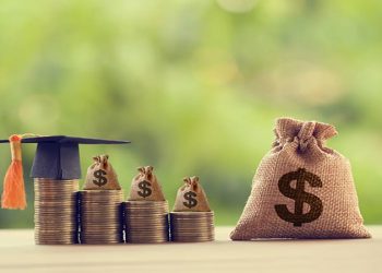 مؤسس شركة ناشئة يحول 400 موظف إلى مليونيرات بقرار واحد