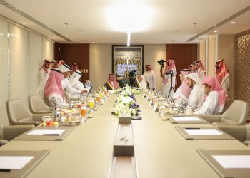 الأمير تركي الفيصل والدكتور العويسى يدشنان النشرة السعودية للقانون الدولي الإنساني 