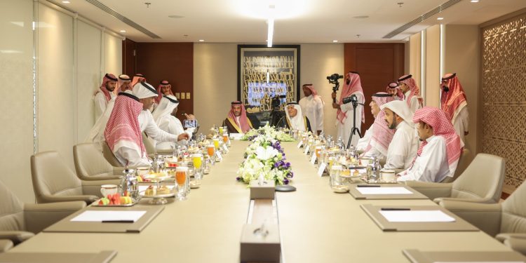 الأمير تركي الفيصل والدكتور العويسى يدشنان النشرة السعودية للقانون الدولي الإنساني 