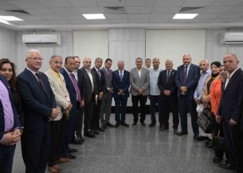 رئيس مجلس الوزراء يلتقي أعضاء الهيئة البرلمانية بالمنيا لمناقشة عدد من الملفات