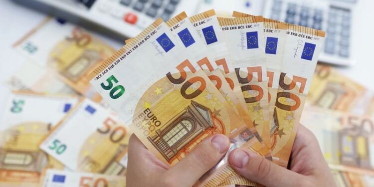 استقرار سعر اليورو أمام الجنيه المصري: تحديثات اليوم الإثنين 21 أكتوبر 2024