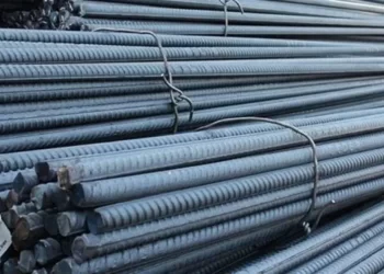 تقلبات أسعار الحديد والأسمنت: ما أسباب التذبذب وتأثيره على السوق؟