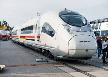 مصر تستعد لاستقبال أول قطار كهربائي سريع من نوع فيلارو.. نقلة نوعية في قطاع النقل