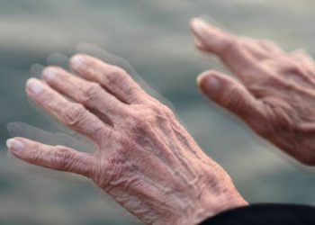 طرق التحكم في مرض الرعاش.. الأعراض و العلاج 