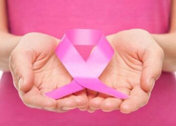 الكشف المبكر عن أورام الثدي.. جهود وزارة الصحة للحفاظ على صحة المرأة