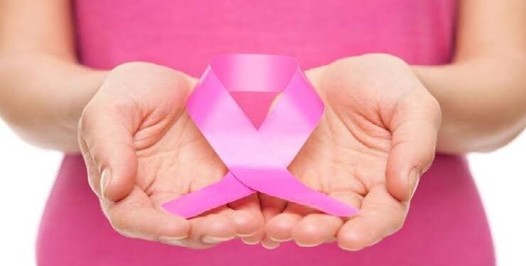 الكشف المبكر عن أورام الثدي.. جهود وزارة الصحة للحفاظ على صحة المرأة