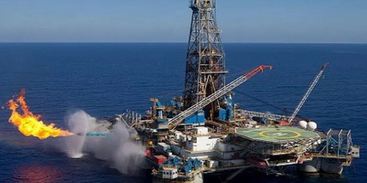 جولدمان ساكس يتوقع استقرار أسعار النفط عند 76 دولارًا للبرميل في عام 2025