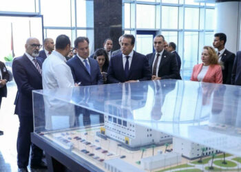 عبدالغفار ووزير صحة اليوناني يتفقدان مستشفى العاصمة الإدارية الجديدة