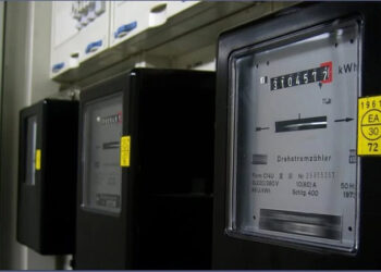 كهرباء الإسكندرية تنجح فى تركيب 108 آلاف عداد خلال 2024