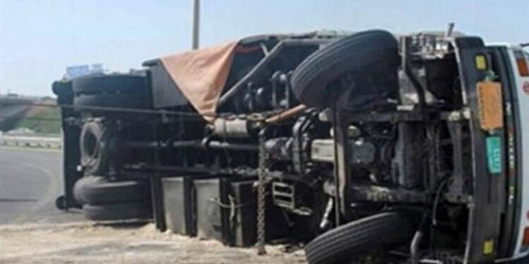 أسيوط .. مصرع أب ونجليه سقطت سيارتهم من أعلى كوبري الهضبة