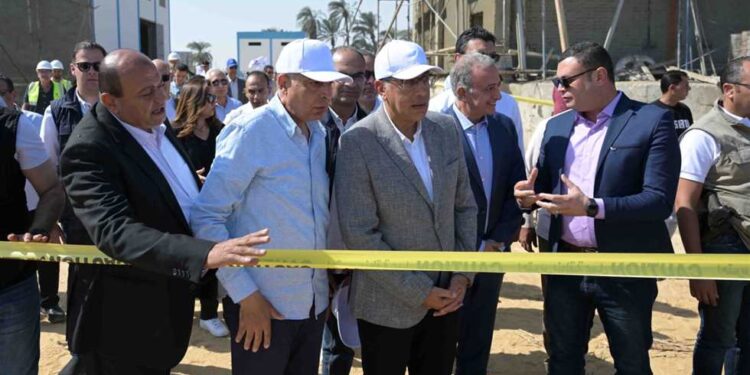 رئيس الوزراء يتفقد محطة مياه “العدوة” ضمن مشروعات المرحلة الأولى من المبادرة الرئاسية “حياة كريمة”