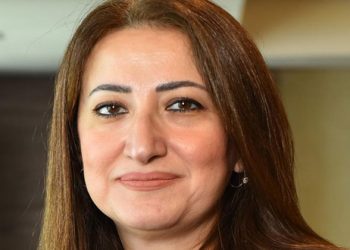 وزير الاتصالات يصدر قرارا بتولى داليا الباز منصب مستشار الوزير للشئون البريدية