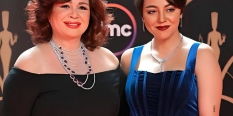 شاهد الآن.. إلهام شاهين تتصدى للانتقادات وتبهر جمهورها في ملتقى نجم العرب