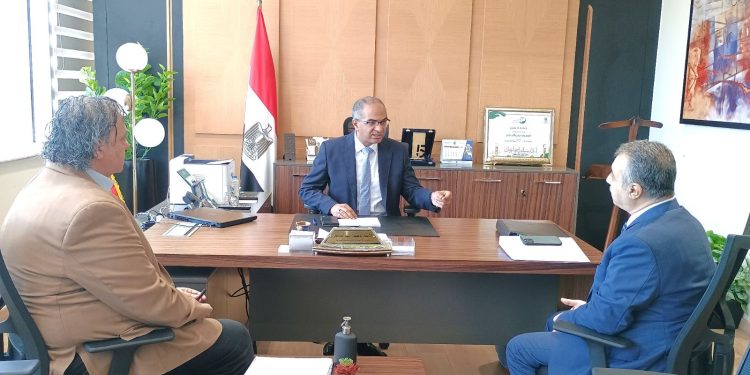 نائب وزير الإسكان يتابع موقف تقديم خدمات مياه الشرب والصرف الصحي بمحافظة دمياط..والمشروعات الجارية