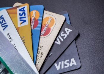 حيل يستخدمها مصدرو البطاقات الائتمانية