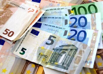 ارتفاع سعر اليورو مقابل الجنيه المصري في البنوك اليوم الأربعاء 23 أكتوبر 2024