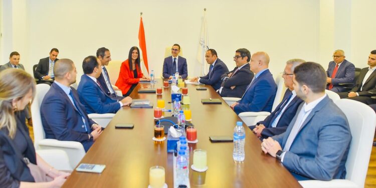 وزير الاستثمار يلتقي أعضاء صندوق مصر السيادي لبحث سبل تعظيم العائد من الأصول المملوكة للدولة