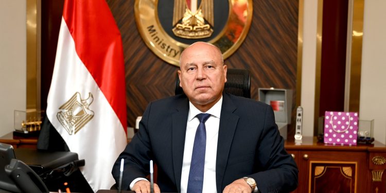 وزير الصناعة والنقل يهنئ فخامة الرئيس عبد الفتاح السيسي بمناسبة الذكرى 51 لانتصار أكتوبر المجيد