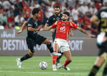 الاهلي يتعادل سلبياً مع الزمالك في نهائي السوبر المصري..واللجوء إلى شوطيين إضافيين