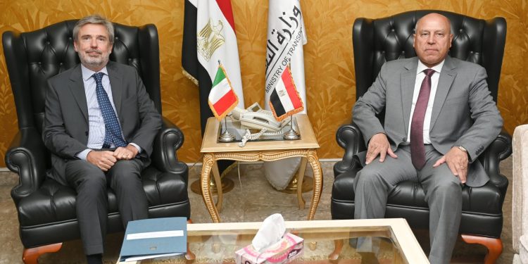 وزارة الصناعة ومنظمة العمل الدولية توقعان وثيقة مشروع تعزيز البيئة الداعمة للإنتاجية من أجل العمل اللائق