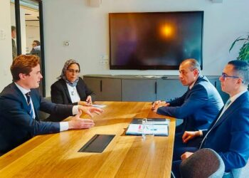 وزير الاستثمار يلتقي مجموعة “يورو كلير” المالية وقيادات « Deme Hyport Energy» لبحث تطورات مشروع الأخضر