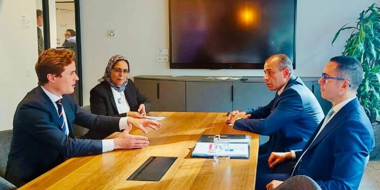 وزير الاستثمار يلتقي مجموعة “يورو كلير” المالية وقيادات « Deme Hyport Energy» لبحث تطورات مشروع الأخضر