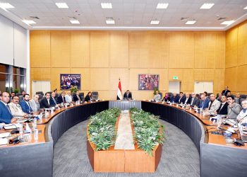 نائب وزير الإسكان يلتقي ممثلي إحدى الشركات العالمية المتخصصة في تنفيذ وإدارة المرافق