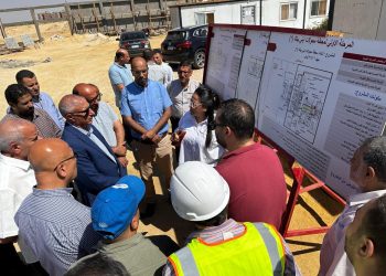 نائب رئيس “هيئة المجتمعات العمرانية” يتفقد عدداً من مشروعات البنية التحتية والمرافق بحدائق أكتوبر