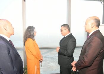 الشربيني يقدم لمسئولى “الهابيتات” شرحاً مفصلاً عن مشروعات العاصمة من أعلى نقطة فى قارة أفريقيا بالبرج الأيقونى