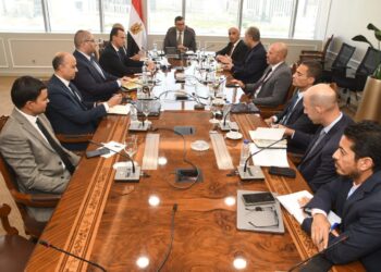 وزير الإسكان يتابع سير العمل بمشروعى “منطقة الأعمال المركزية” بالعاصمة الإدارية.. و”أبراج الداون تاون” بالعلمين الجديدة