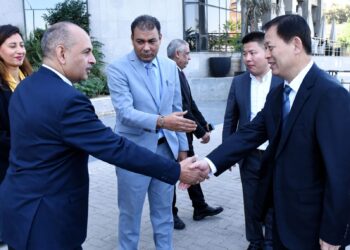 الهيئة العامة للاستثمار والمناطق الحرة تستضيف وفداً حكومياً صينياً رفيع المستوى