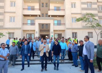 تنفيذاً لتكليفات وزير الإسكان: نائب رئيس “هيئة المجتمعات العمرانية” يتفقد سير العمل بمشروعات مدينة ١٥ مايو