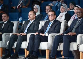 وزير الصحة يشهد جلسة حوارية حول التعاون الفعّال للأطراف المعنية لضمان حصول الجميع على الدواء بأسعار عادلة