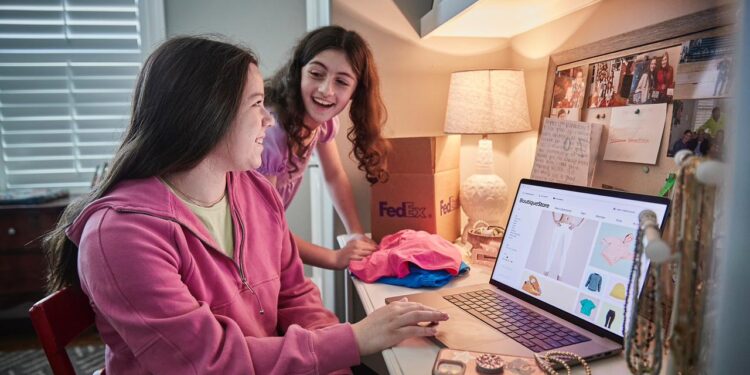 فيديكس تطلق أداة استيراد جديدة لتعزيز كفاءة عملية الاستيراد للشركات في الإمارات