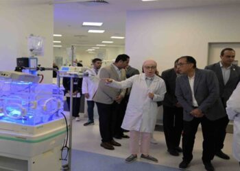 رئيس الوزراء يتفقد مجمع السويس الطبي
