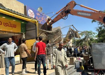 وزير الإسكان يتابع نتائج حملات إزالة المخالفات والإشغالات بمدن السادات و6 أكتوبر والشروق