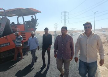 رئيس جهاز الشروق يُعلن الانتهاء من رصف المرحلة الأولى للمحور الشرقي للمدينة