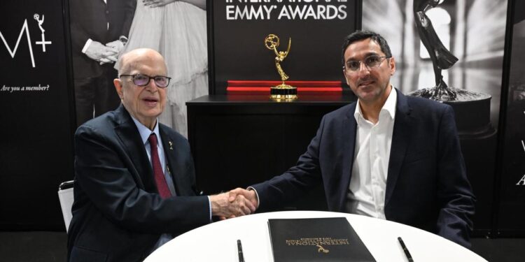 “دبي للإعلام” تبرم شراكة استراتيجية مع الأكاديمية الدولية للعلوم والفنون التلفزيونية