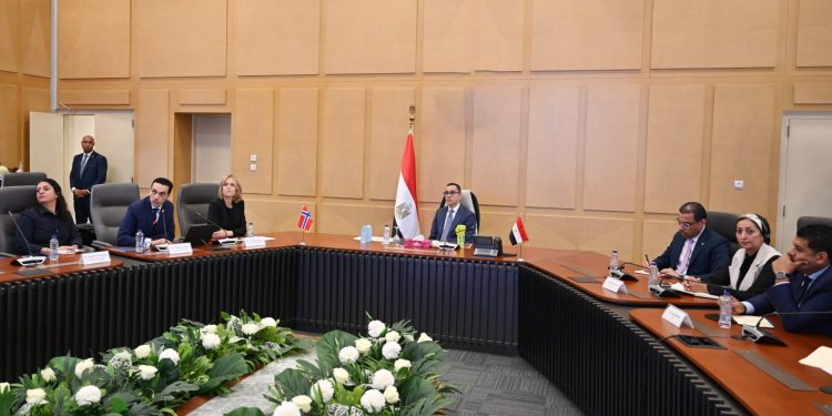 وزير الاستثمار  يستقبل سفيرة النرويج بالقاهرة ووفد شركة سكاتك للطاقة المتجددة