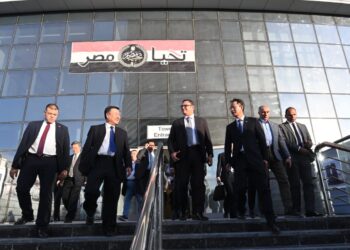 وزير الإسكان يصطحب نظيره الصيني فى جولة بأبراج الداون تاون وأبراج المنطقة الشاطئية ومشروعات مدينة العلمين الجديدة