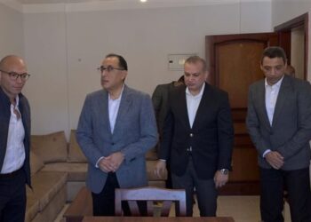 رئيس الوزراء يتفقد مشروع المبادرة الرئاسية لتطوير عواصم المحافظات والمدن الكبرى “داره”