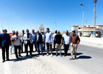 وزير الإسكان يتفقد أعمال التطوير ورفع الكفاءة الجارى والمخطط تنفيذها بمركز مارينا العلمين السياحى