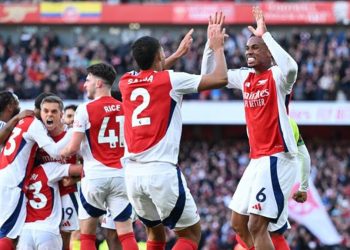 باريس سان جيرمان الفرنسي ضيفًا على أرسنال الإنجليزي اليوم