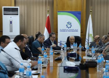 غرفة الصناعات الغذائية تناقش مع الخبراء سبل تعظيم الاستفادة من مخلفات تصنيع الأسماك